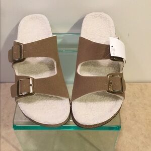 Women's Kohl's Tan & cream Faux Shearling/sherpa double buckle sandals Size 9/10